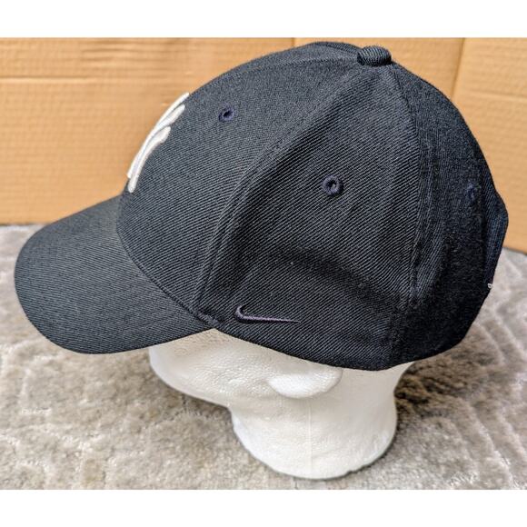 Nike New York Yankees Ball Cap MENS OSFA MLB Headwear black windproof strapback - Picture 2 of 9
